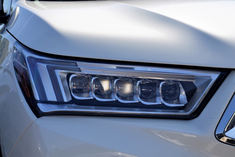 automobile-LA COLLE SUR LOUP-min_acura-headlamp-2834131